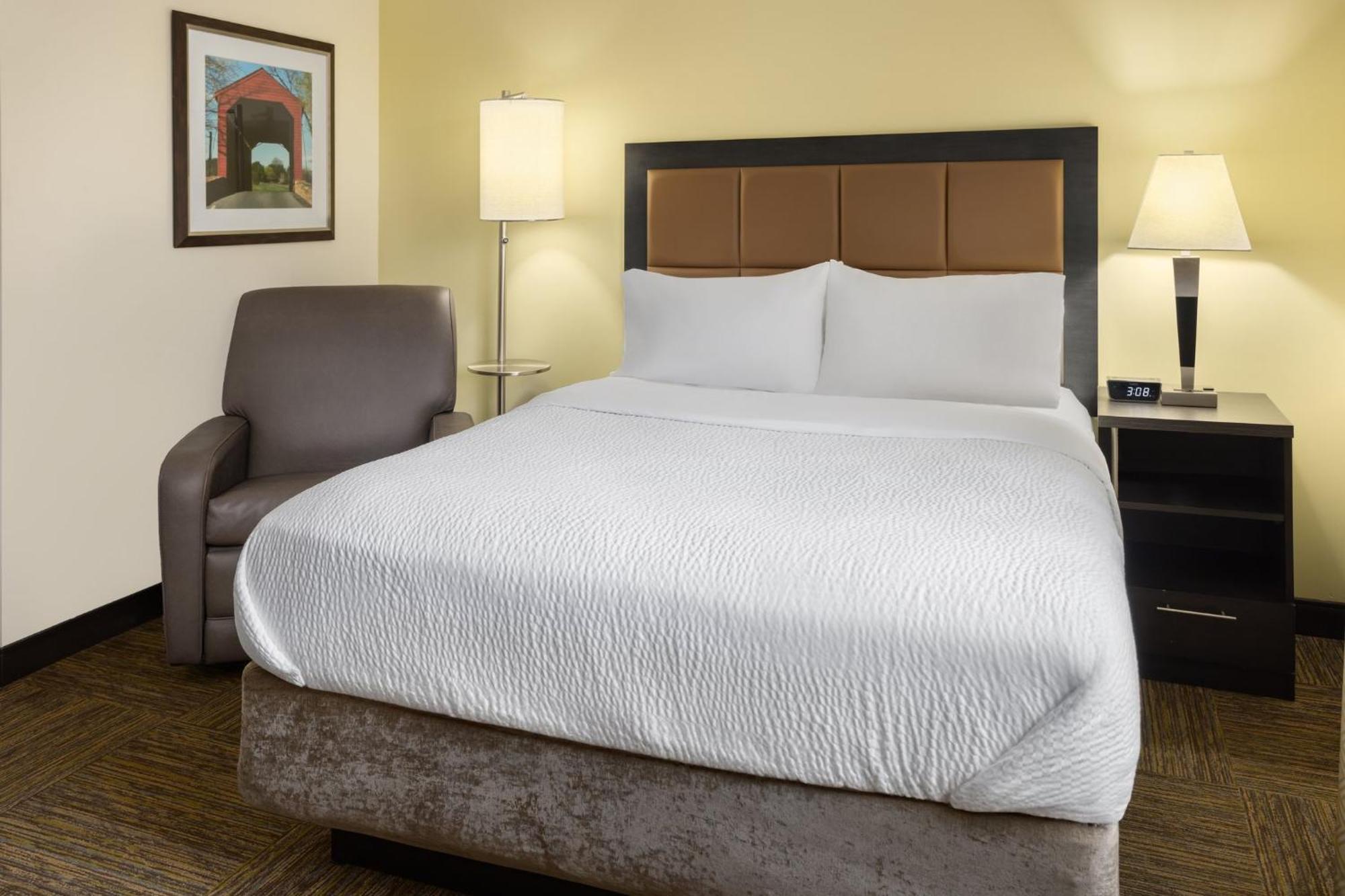 Candlewood Suites Philadelphia - Airport Area By Ihg Chester Exterior foto